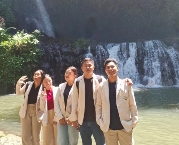 Taman Sari Waterfall Natural Pool: Keindahan Alam yang Memberdayakan Masyarakat