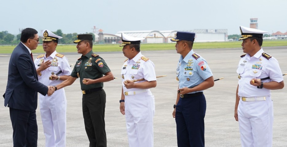 Pangdam Zamroni Sambut Menhan RI dan Hadiri IMSS ke-6*