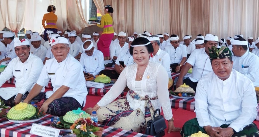 Desak Putu Tirta Ucapan: Selamat dan sukses untuk I Wayan Koster dan I Nyoman Giri Prasta. Semoga Kepemimpinan Baru Bali Membawa Harmoni dan Kemajuan