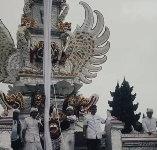 Puncak Palebon Palinggih Dane Jero Gede Batur Alitan di Pura Ulun Danu Batur